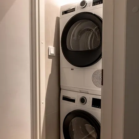 شقة 2ndhomes Modern 1br With Sauna And Balcony In Bulevardi *